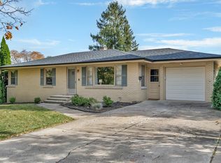 2002 S Hamilton St, Lockport, IL 60441