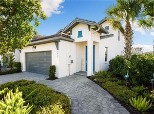 7437 Rockefeller Dr, Naples, FL 34119