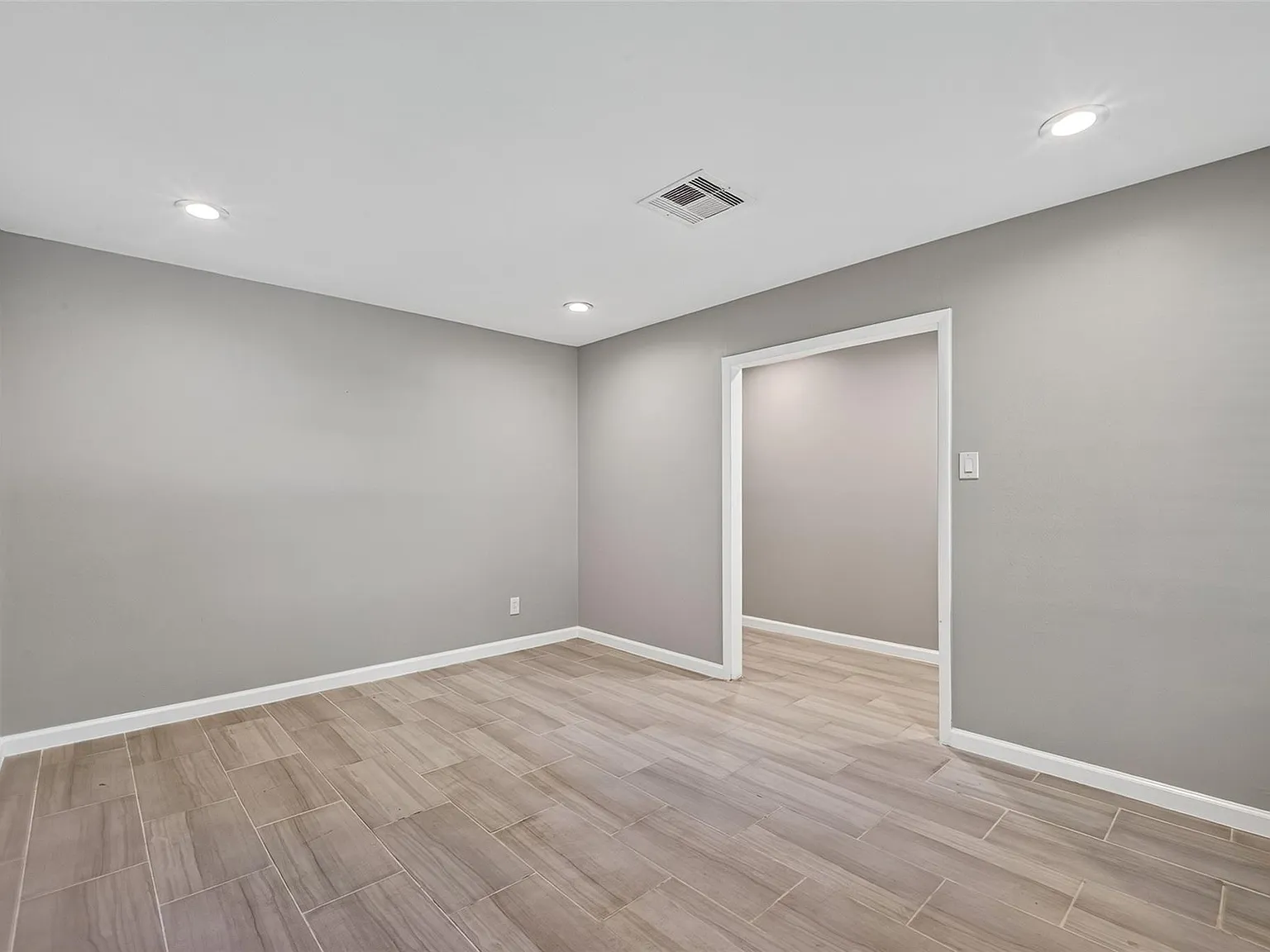 3 bed, 2.0 bath, 1598 sqft, $2,000 — Photo 3