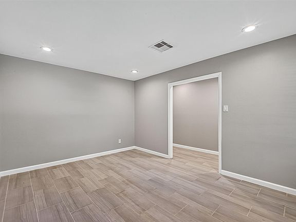 3rd image of 7607 Tanager St