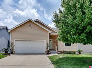 18111 Gertrude St, Omaha, NE 68136