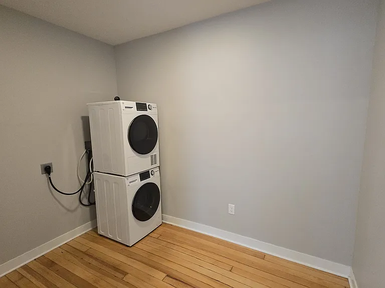 218 N Locust St #203 — Photo 10