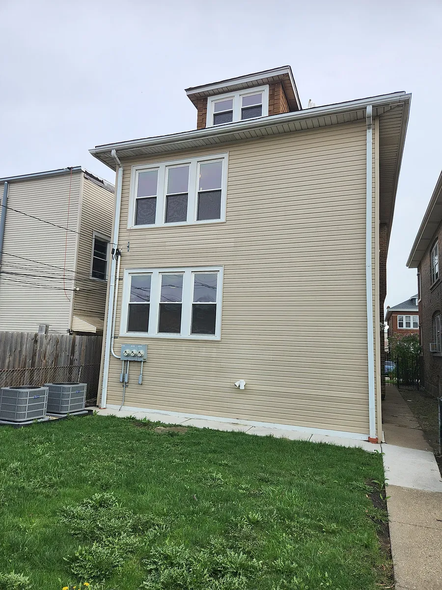 Building Photo - 5230 W Deming Pl #2