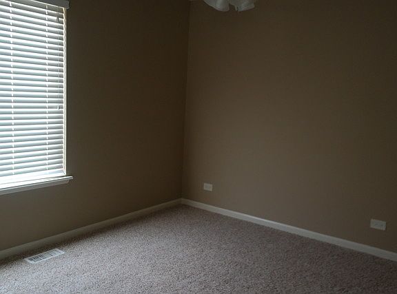 5th image of 1381 Newcastle Ln