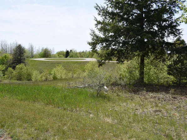 125 Eagle Ridge Cir, Onekama, MI 49675