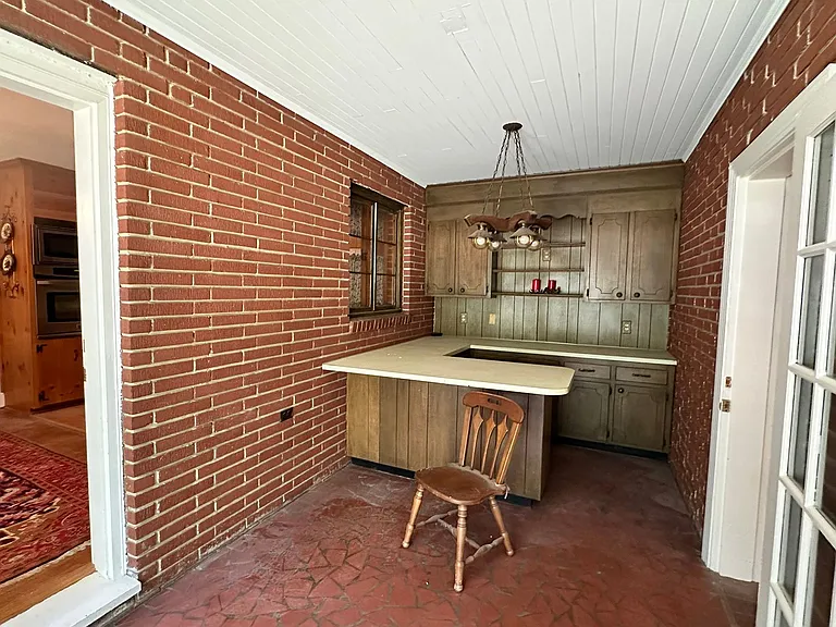 360 Melton Rd — Photo 16