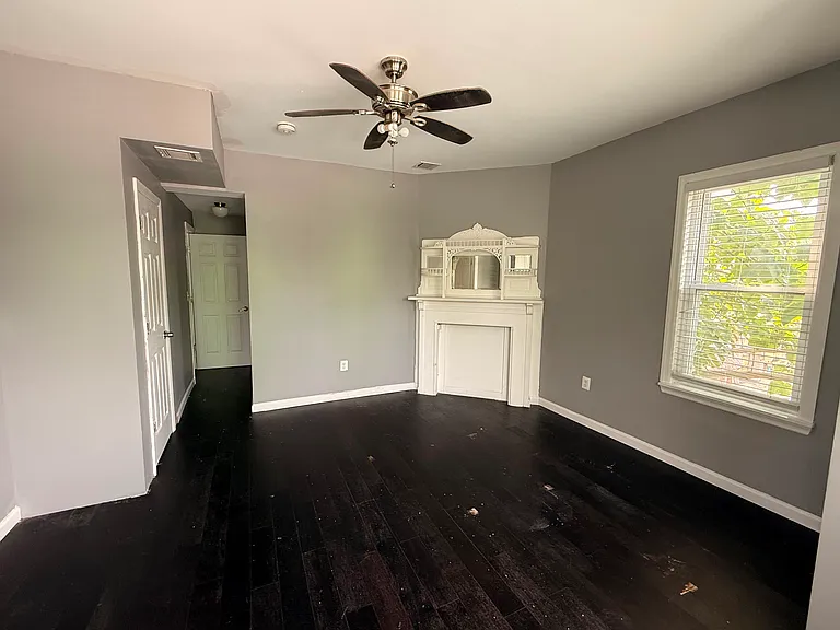165 N 11th St #2 — Photo 2
