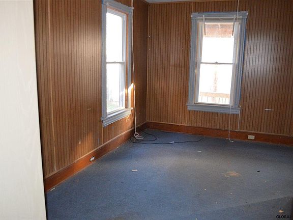4th image of 4 Gansevoort Pl
