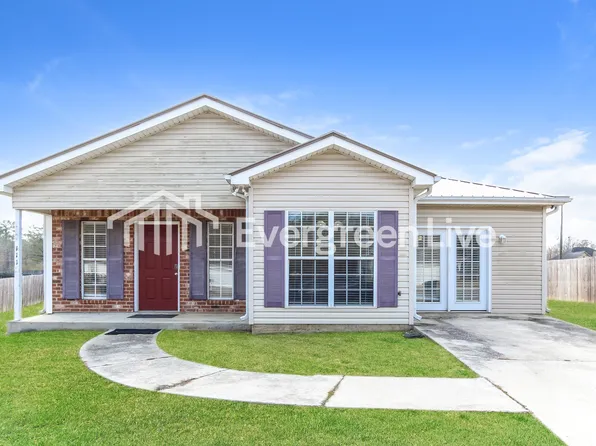 111 Cove Lndg, Calera, AL 35040