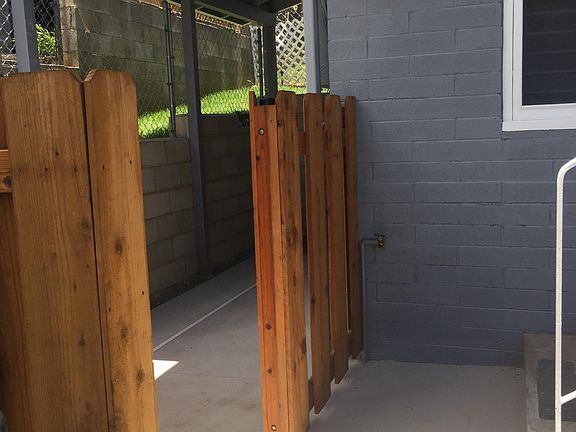 Entrance to lanai and studio