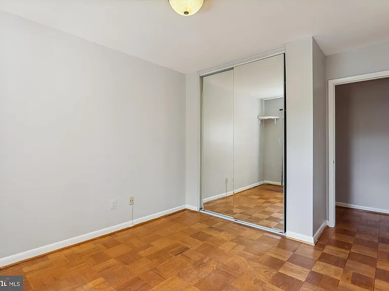 10631 Montrose Ave #M-202 — Photo 25