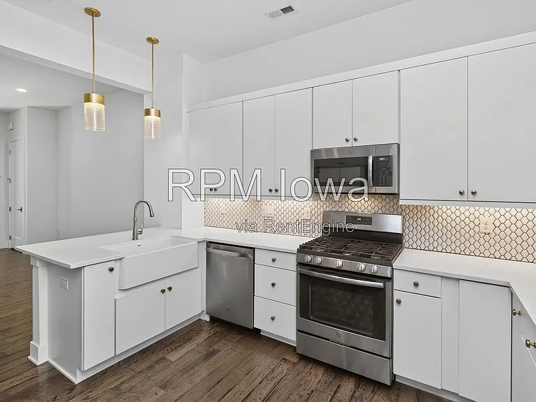 244 E Center St — Photo 10