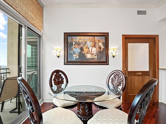 5th image of 500 Throckmorton St APT 1404
