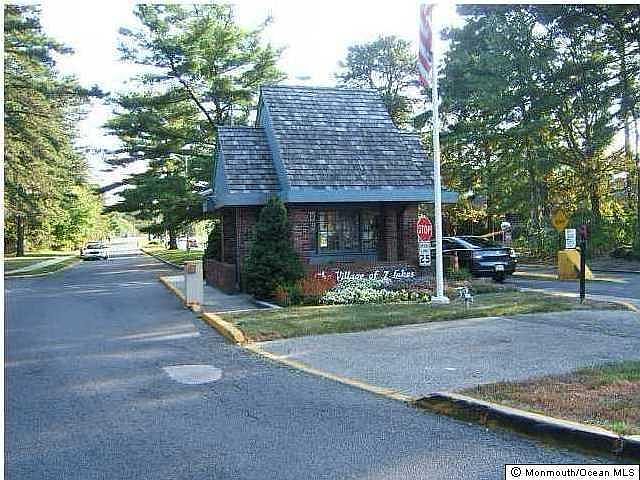 1st image of 442 Cheshire Ct