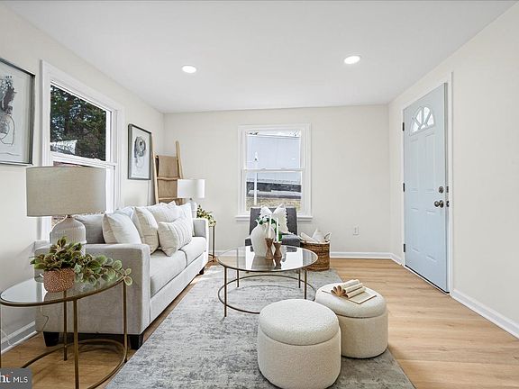 5th image of 4412 Maple Ave