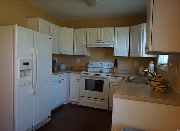 5th image of 413 Sherman Ave