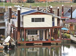 11624 N Island Cove Ln, Portland, OR 97217