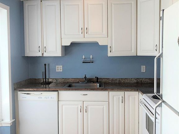 4th image of 3033 Ellenwood Dr