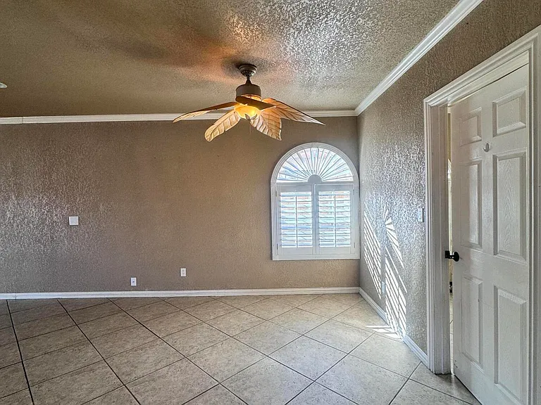 7409 Edgemere Blvd — Photo 6