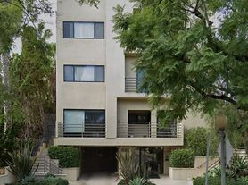 1585 Manning Ave