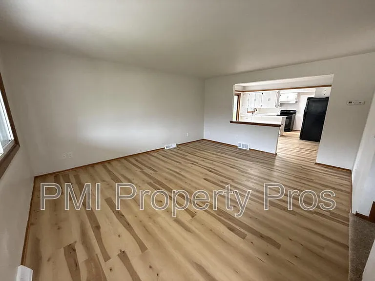 8148 S 88th St — Photo 19