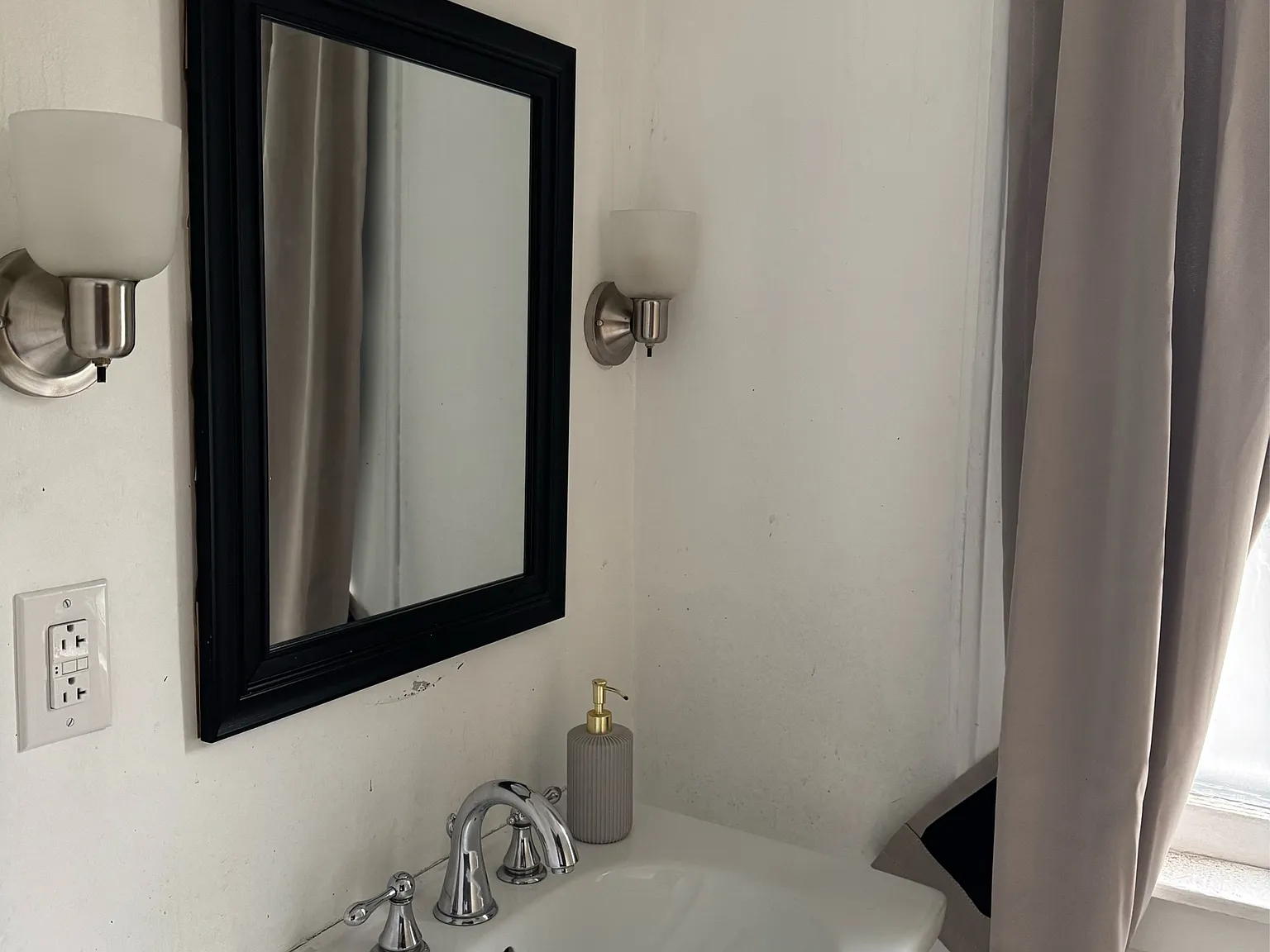 1401 Mather Avenue - 1 — Photo 3