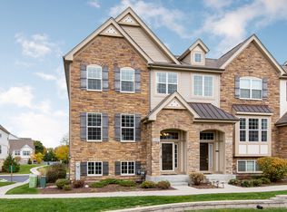 301 Richard Cir, Carol Stream, IL 60188