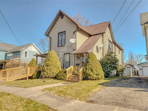 89 Summit St, Salamanca, NY 14779
