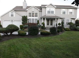 94 Windward Dr, Somerset, MA 02726