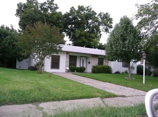 4669 Ridge Point Dr, Dallas, TX 75211