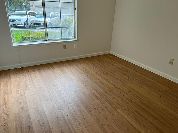 4th image of 7763 Tuscany Dr
