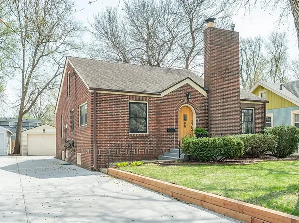 2509 Raymond Dr, Des Moines, IA 50310
