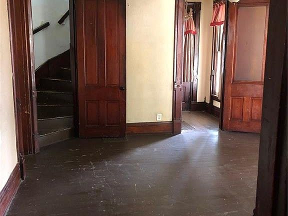 4th image of 324 Hill Ave