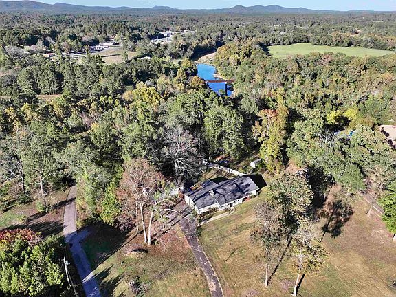 5th image of 15 Dogwood Ln