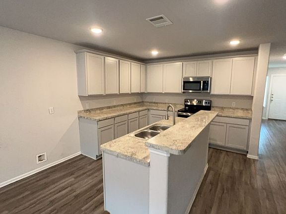 2nd image of 509 Hines Ave