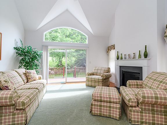 5th image of 6 Hollyhock Knoll Ct #115
