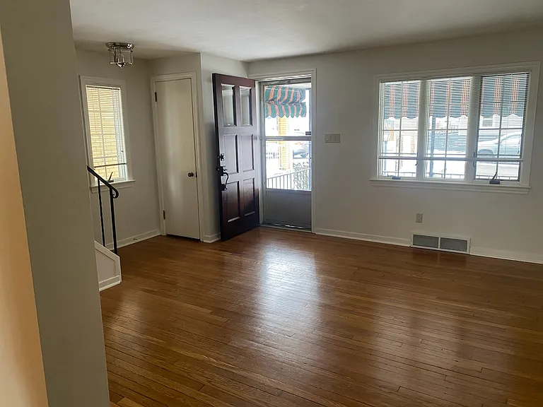 5602 McCandless Ave — Photo 7