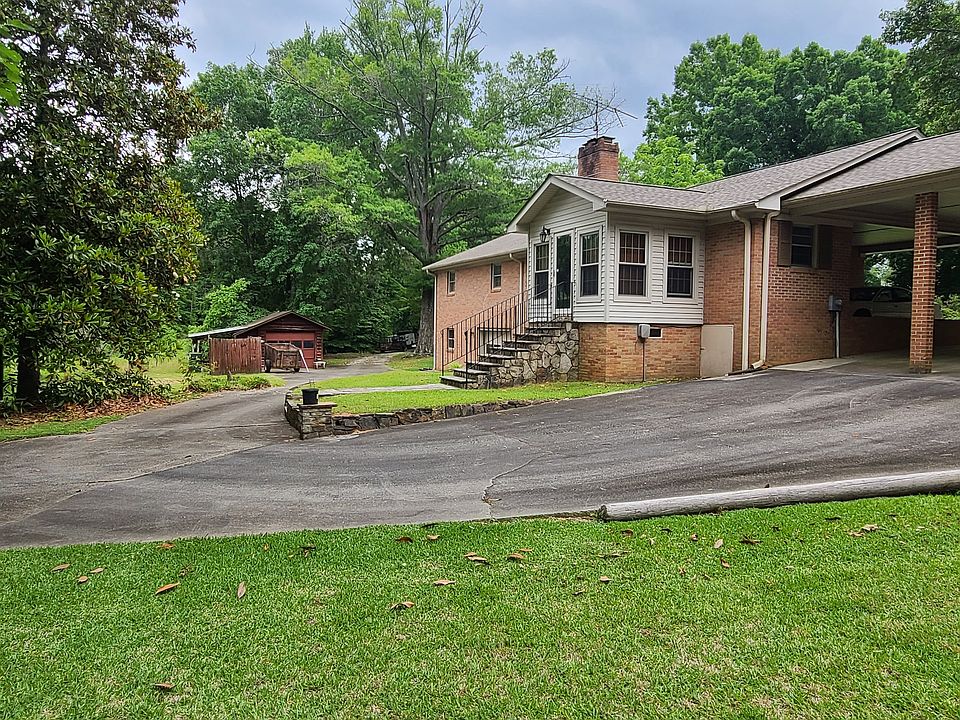 2nd image of 209 Lakeview Dr