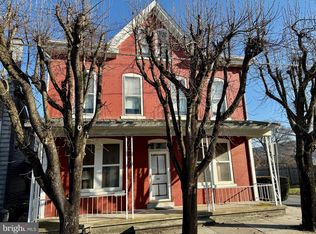 117 S 2nd St, Womelsdorf, PA 19567