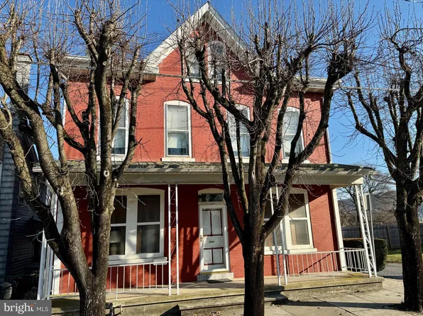 117 S 2nd St, Womelsdorf, PA 19567