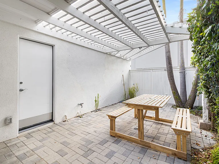 404 Prospect St — Photo 39
