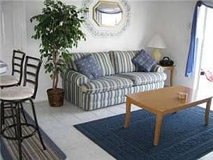 W3P127MA-living-area