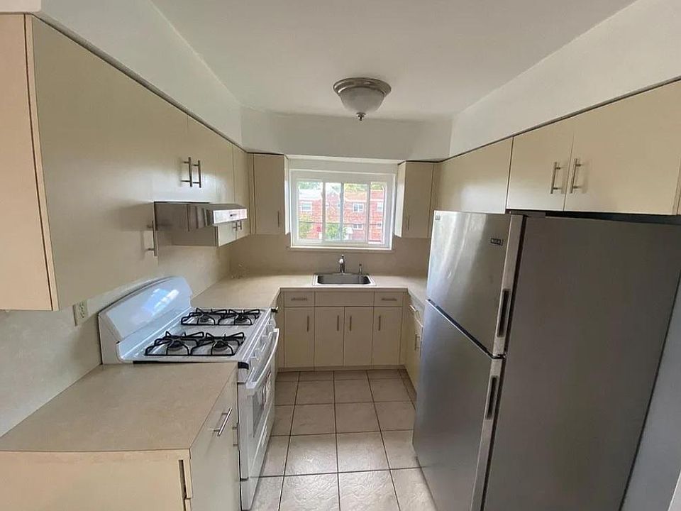 1st image of 869 Calhoun Ave #3