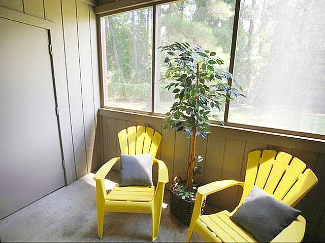 Three Oaks — Photo 4