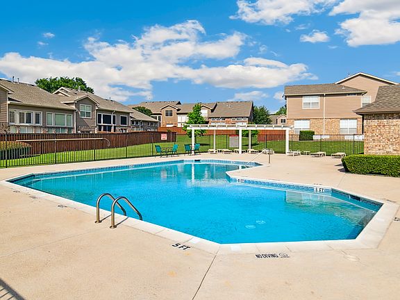 4th image of 941 Englewood Ln