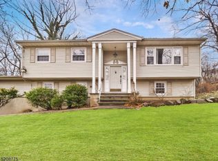 721 Ratzer Rd, Wayne, NJ 07470