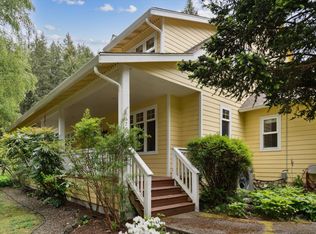 8676 Cherry Orchard Ln NE, Bainbridge Island, WA 98110