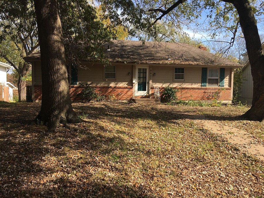 1st image of 8827 Evanston Way
