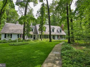 6140 Woodledge Dr, Orefield, PA 18069