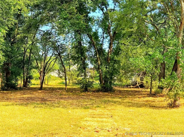413 S Oak St, Holdenville, OK 74848